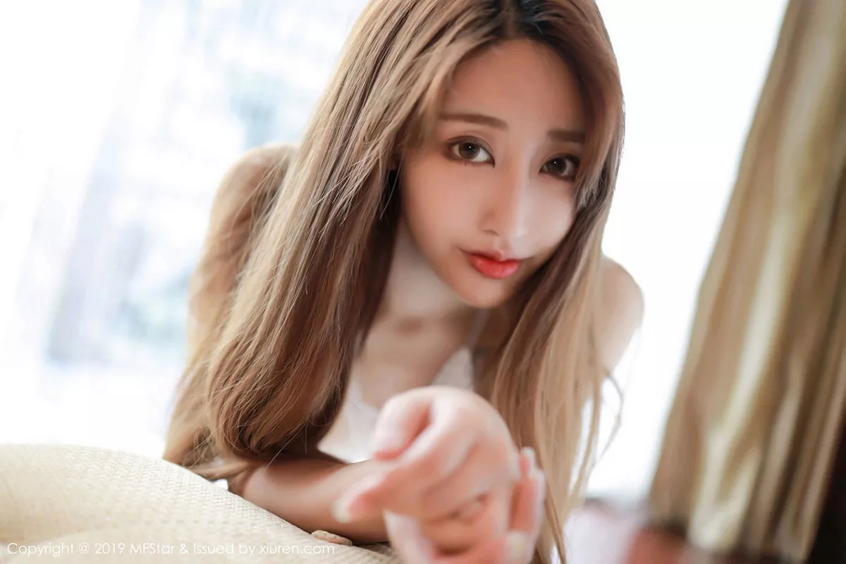 秀人集.com_[MFStar模范学院]Vol.245_嫩模Betty林子欣私房蕾丝内衣秀火辣身材撩人诱惑写真52P