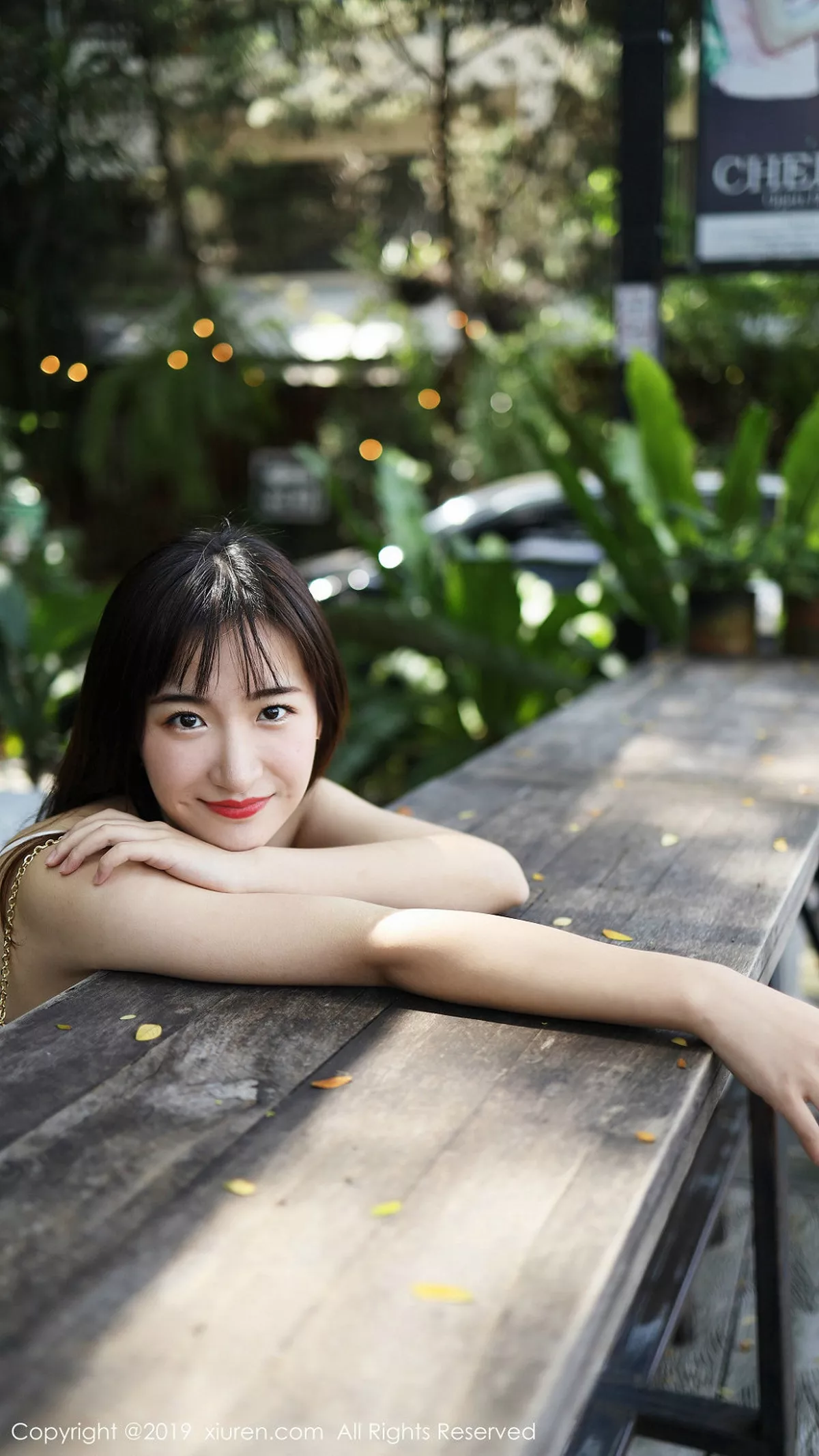 秀人集.com_[XiuRen秀人网]No.1892_嫩模艺儿拿铁泰国旅拍室外小清新主题蕾丝短裙迷人诱惑写真55P