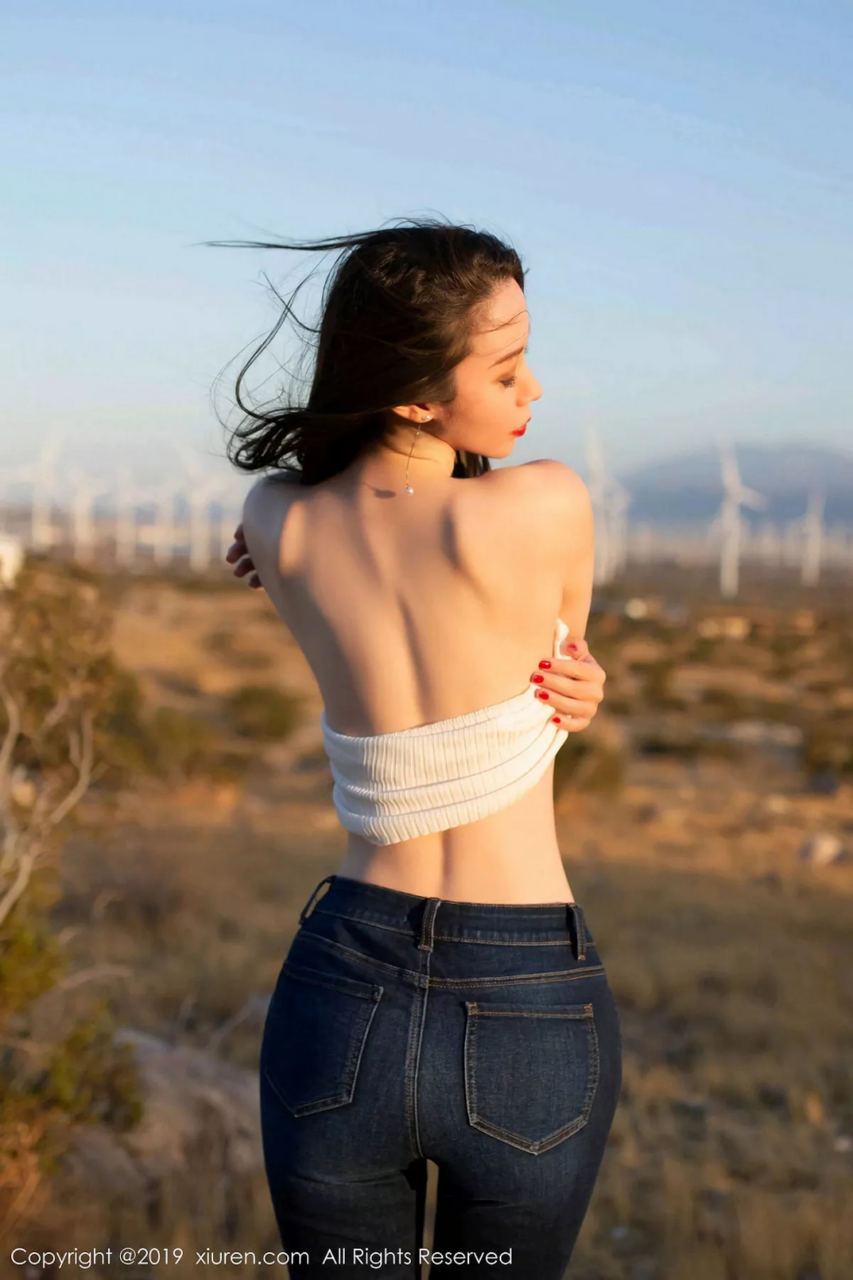 秀人集.com_[XiuRen秀人网]No.1893_嫩模梦心月美国旅拍室内牛仔裤配无内肉丝半脱露翘臀诱惑写真51P