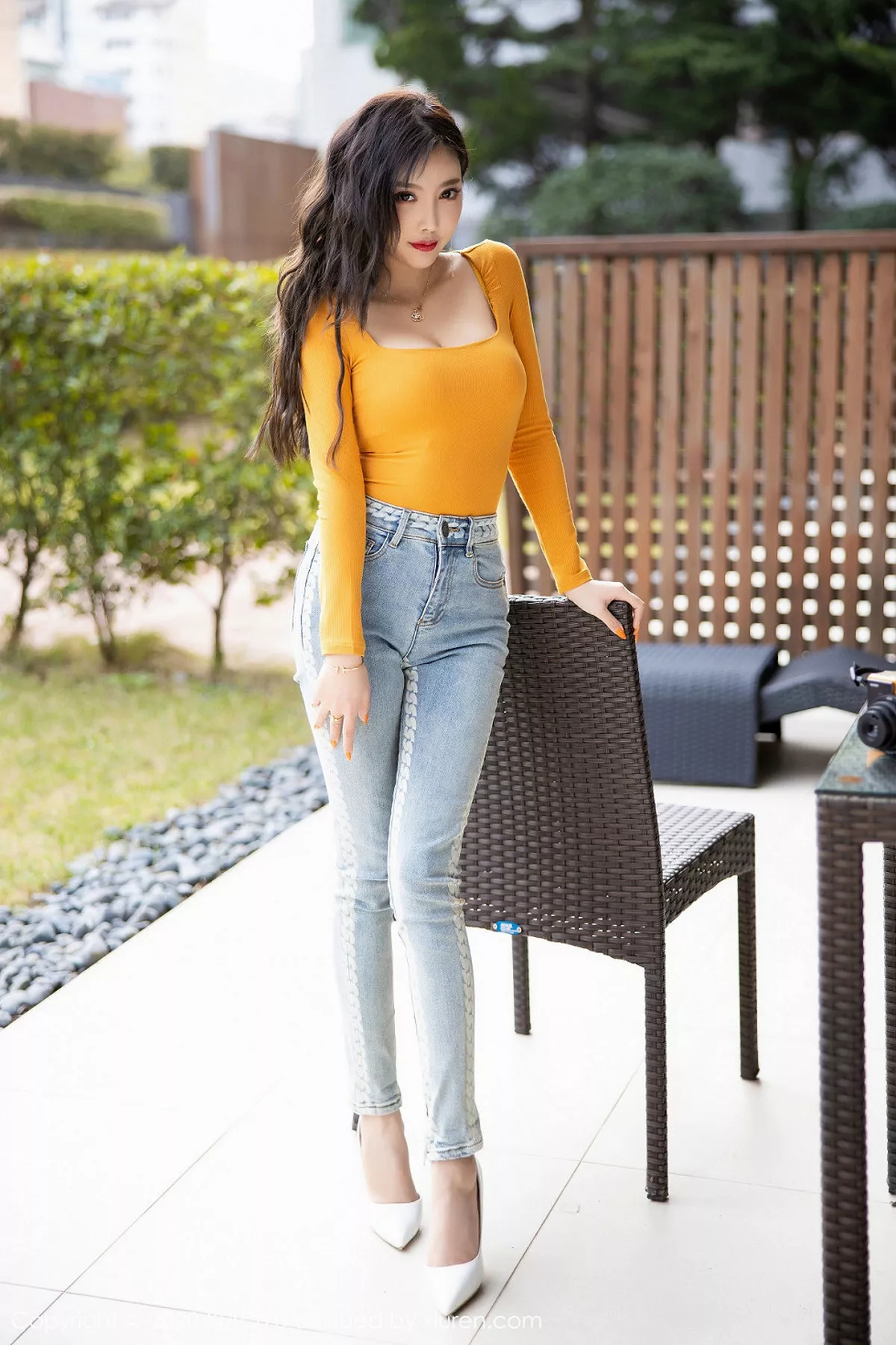 秀人集.com_[XiaoYu画语界]Vol.228_女神杨晨晨sugar济州岛旅拍撩衣真空半露豪乳撩人诱惑写真63P