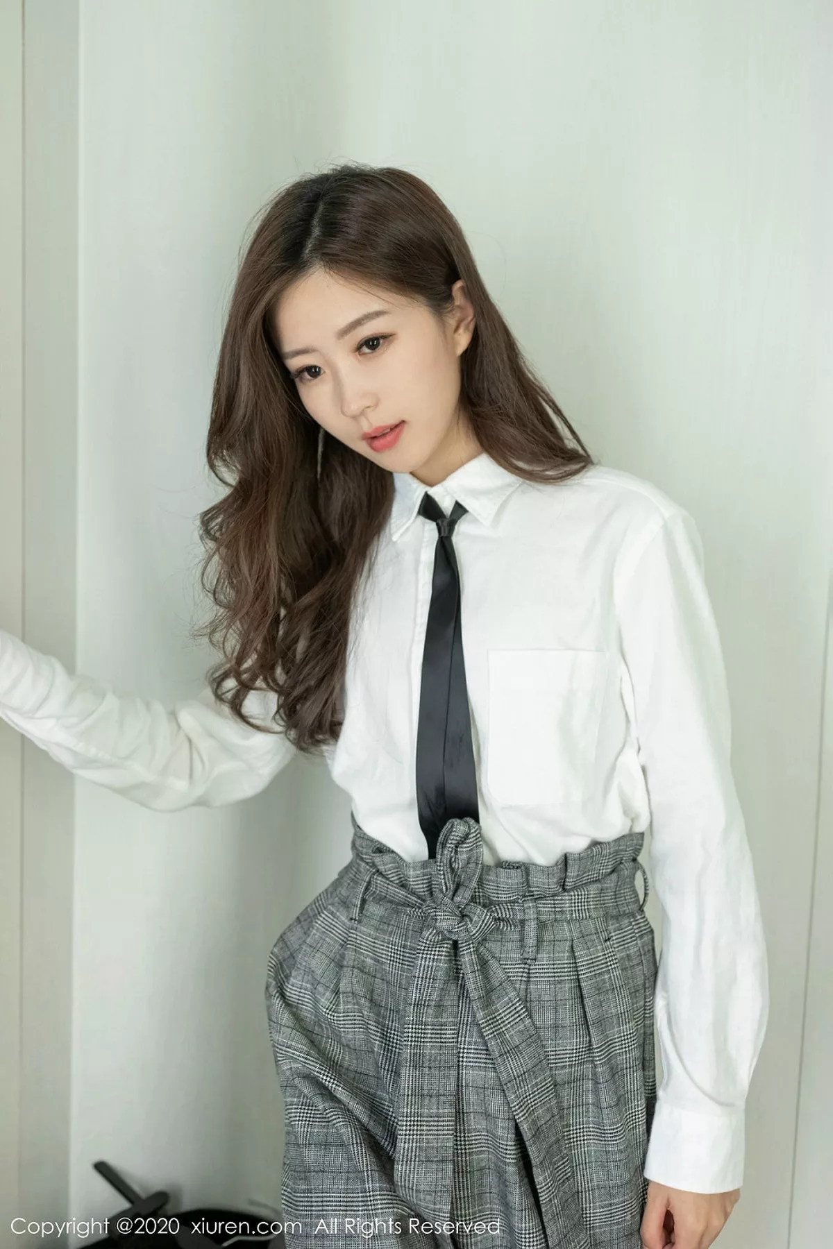 秀人集.com_[XiuRen秀人网]No.1919_嫩模杨紫嫣Cynthia室外清纯学生装+私房开档黑丝撩人诱惑写真37P