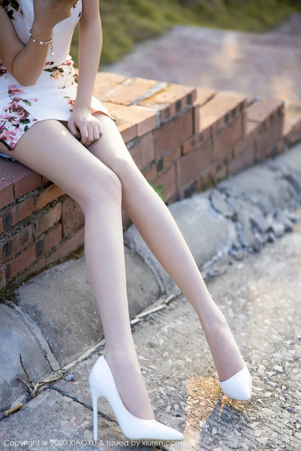 秀人集.com_[XiaoYu画语界]Vol.233_女神杨晨晨室外性感古韵旗袍配超薄肉丝秀美臀玉足诱惑写真140P