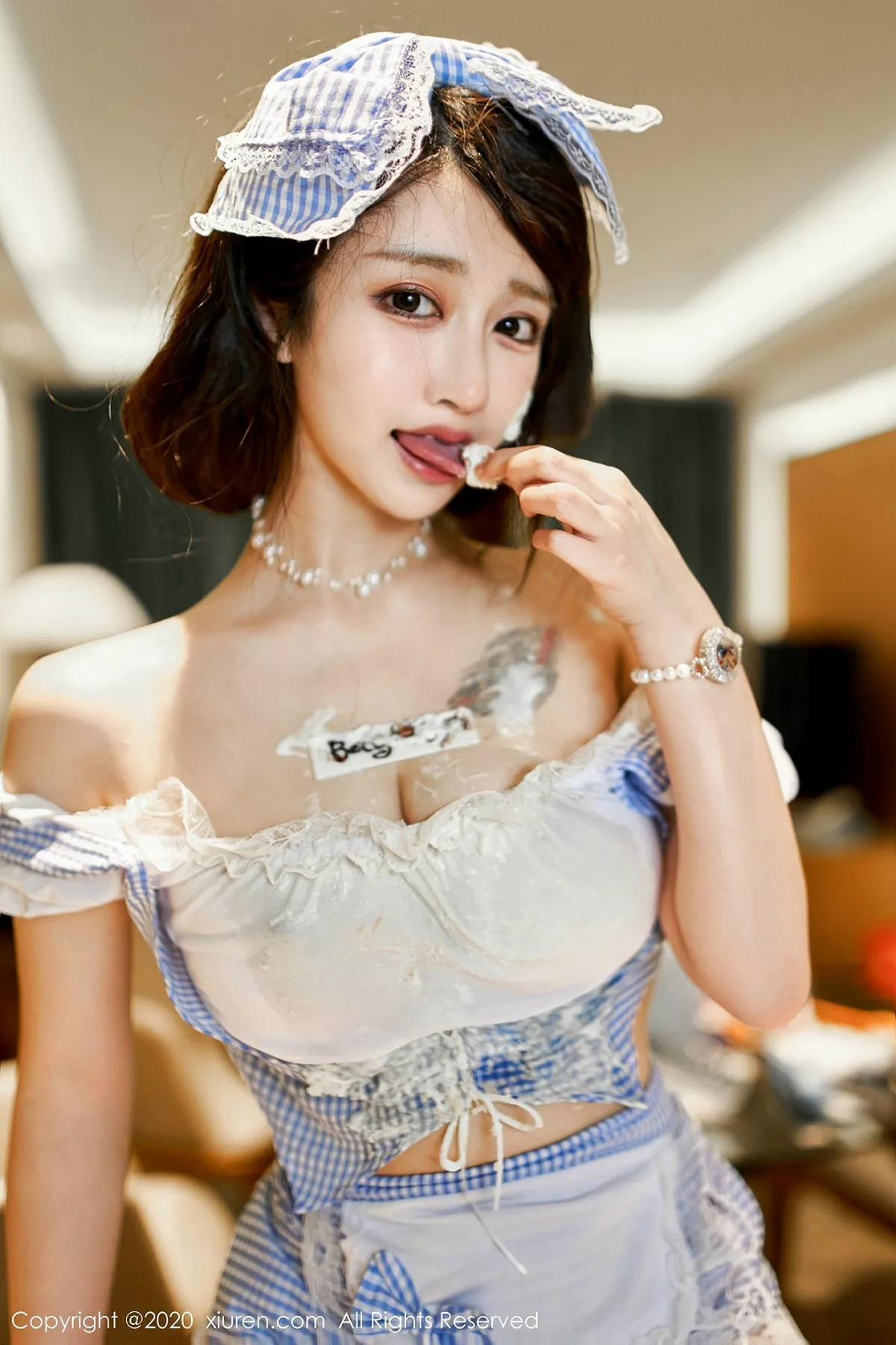 秀人集.com_[XiuRen秀人网]No.1936_嫩模Betty林子欣三亚旅拍私房蛋糕小妹开档肉丝裤袜诱惑写真52P