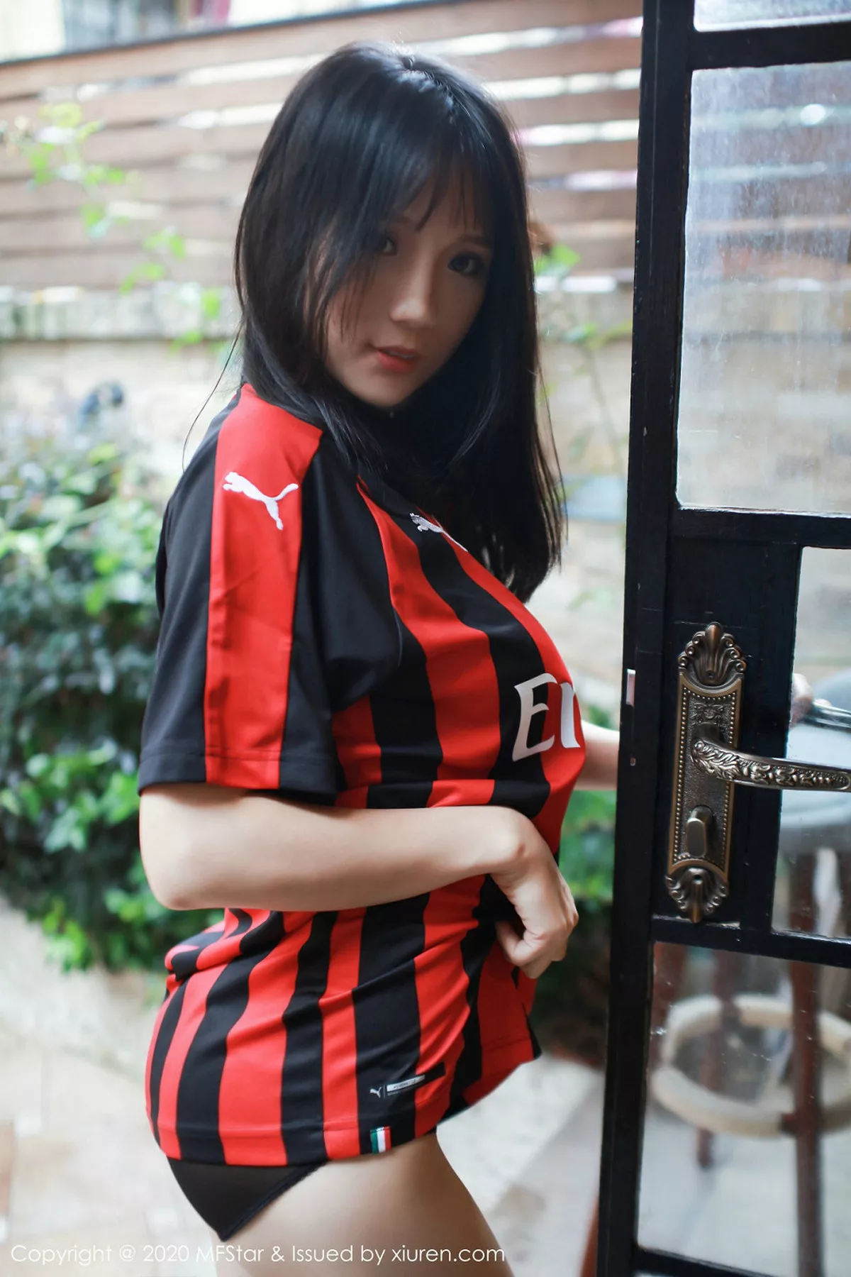 秀人集.com_[MFStar模范学院]Vol.258_嫩模李可可私房红色低胸真空睡衣秀白嫩豪乳火辣诱惑写真52P