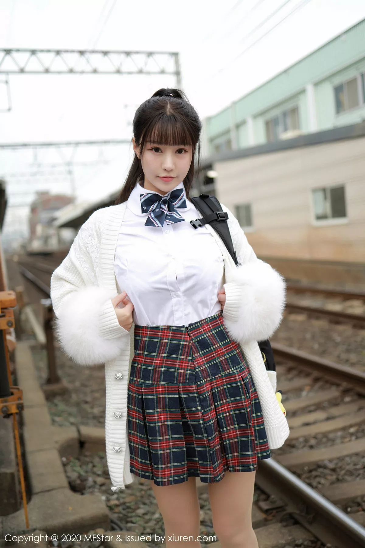 秀人集.com_[MFStar模范学院]Vol.259_嫩模朱可儿Flower日本旅拍尾随学生剧情主题魅惑写真73P