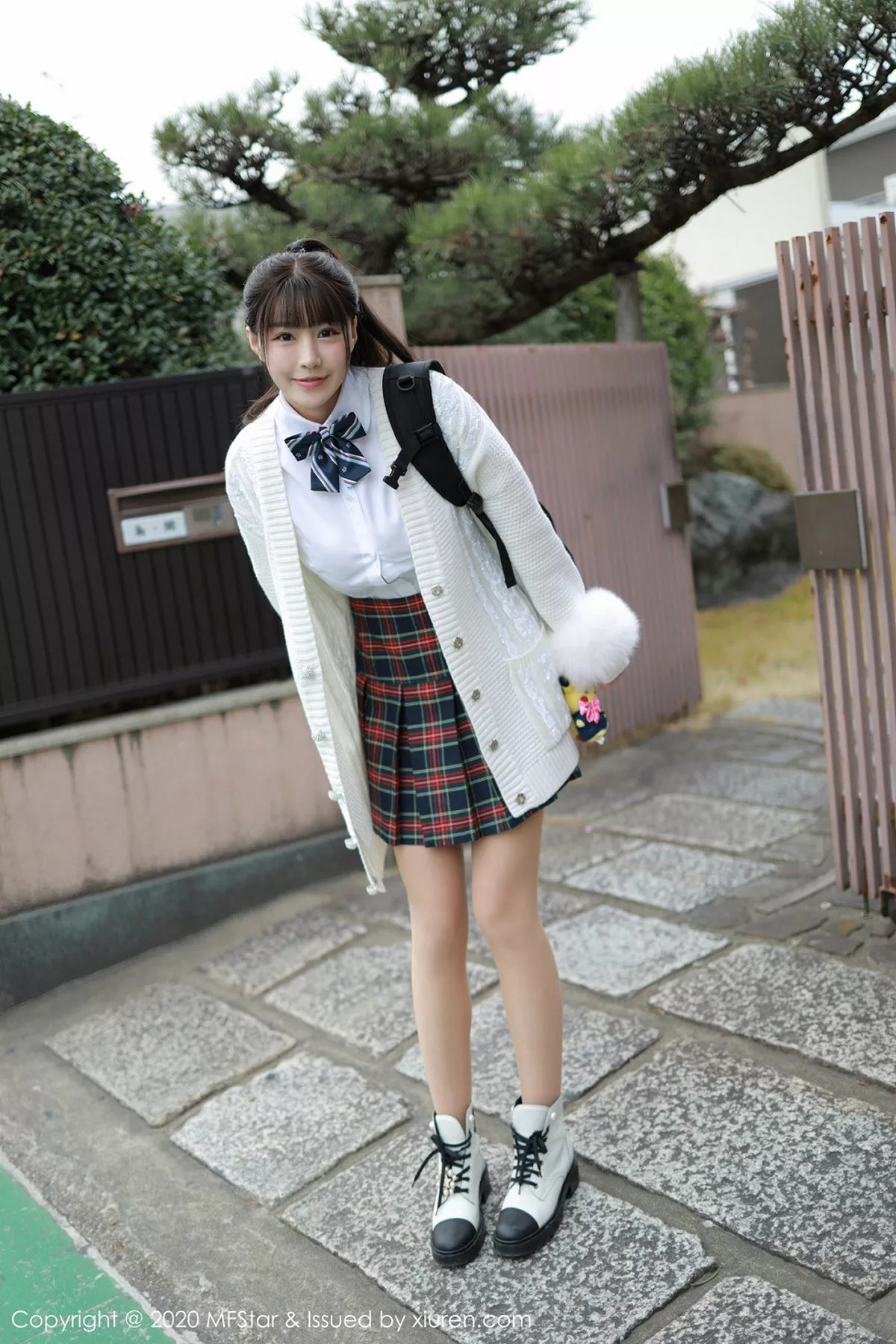 秀人集.com_[MFStar模范学院]Vol.259_嫩模朱可儿Flower日本旅拍尾随学生剧情主题魅惑写真73P