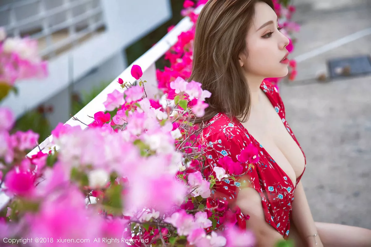 秀人集.com_[XiuRen秀人网]No.1284_女神黄乐然户外性感红色连身裙低胸露傲人豪乳妩媚诱惑写真51P