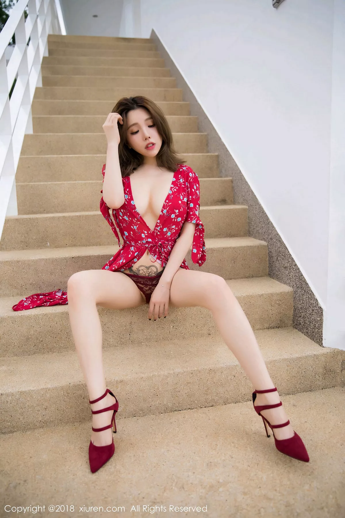 秀人集.com_[XiuRen秀人网]No.1284_女神黄乐然户外性感红色连身裙低胸露傲人豪乳妩媚诱惑写真51P