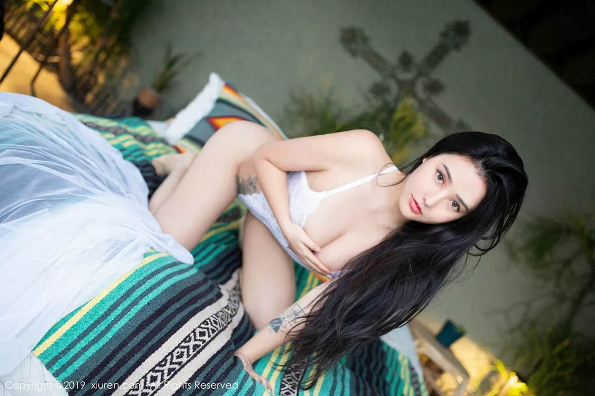 秀人集.com_[XiuRen秀人网]No.1347_女神Manuela玛鲁娜巴哈马旅拍泳池里秀丰乳肥臀撩人诱惑写真45P