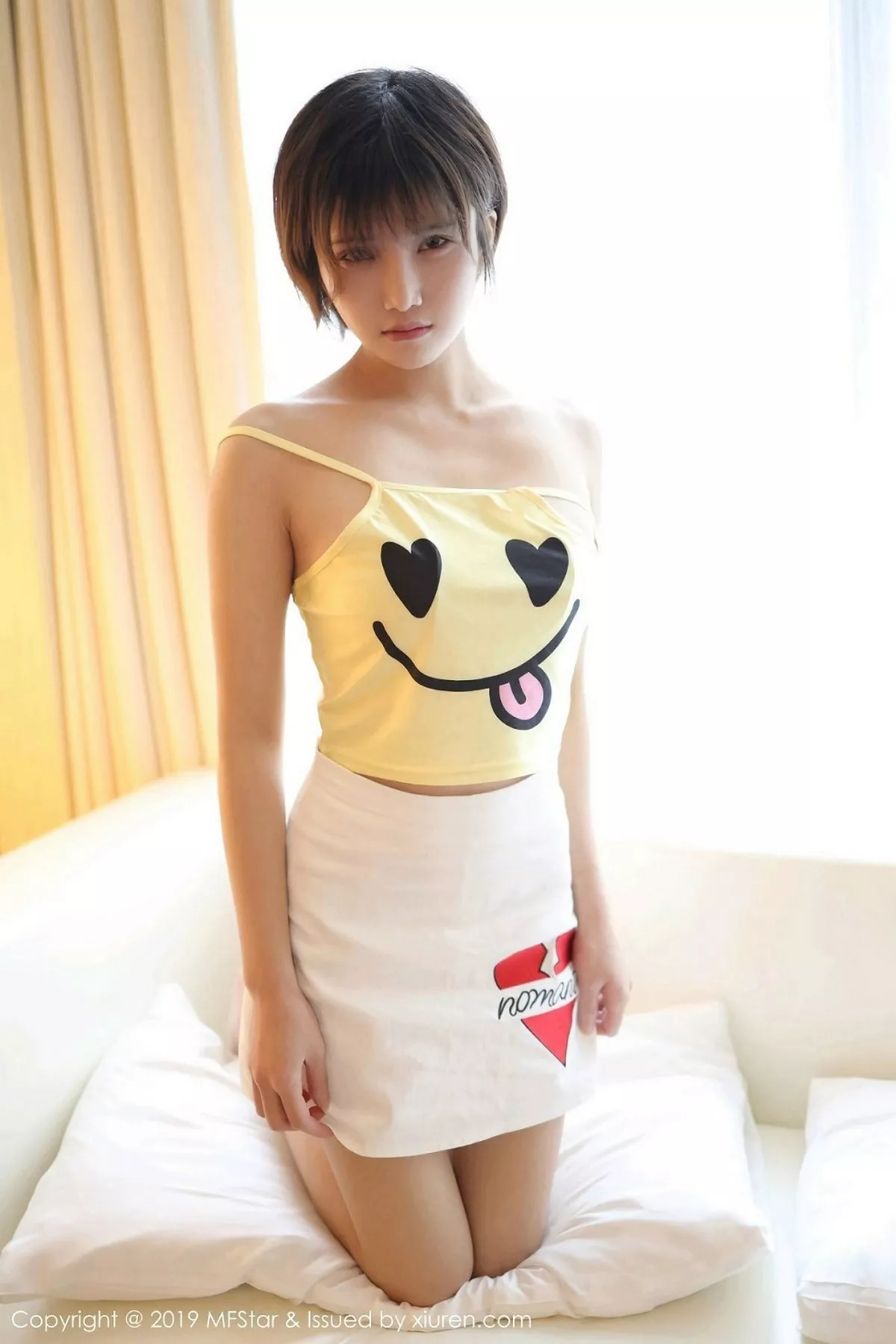 秀人集.com_[MFStar模范学院]Vol.178_嫩模小姿2002私房卡通吊带内衣半脱秀白嫩翘臀诱惑写真42P