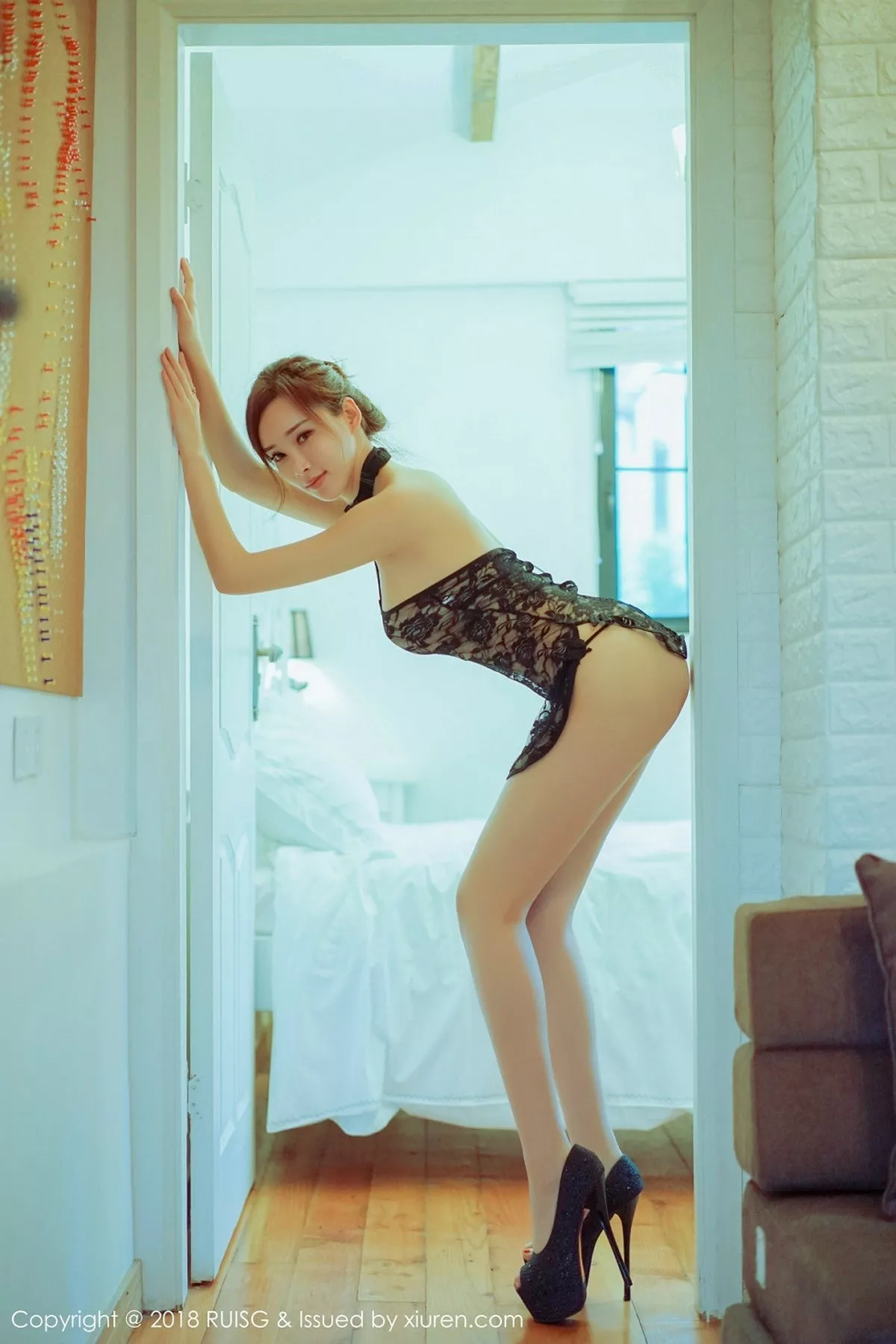 秀人集.com_[RUISG瑞丝馆]Vol.055_女神奶瓶土肥圆私房黑色缕空情趣内衣秀火辣身材撩人诱惑写真51P