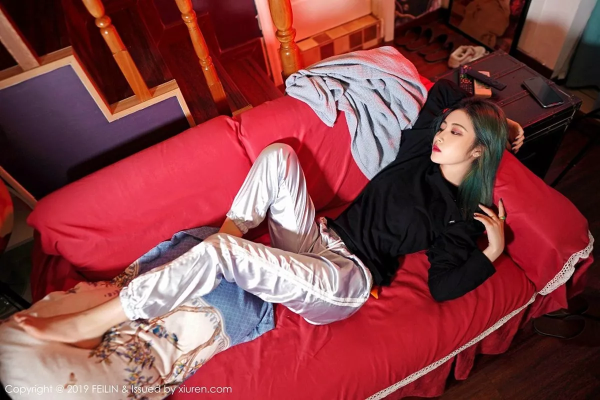 秀人集.com_[FeiLin嗲囡囡]Vol.188_嫩模小樱花私房白色抹胸内衣+白色高叉连体衣诱惑写真54P