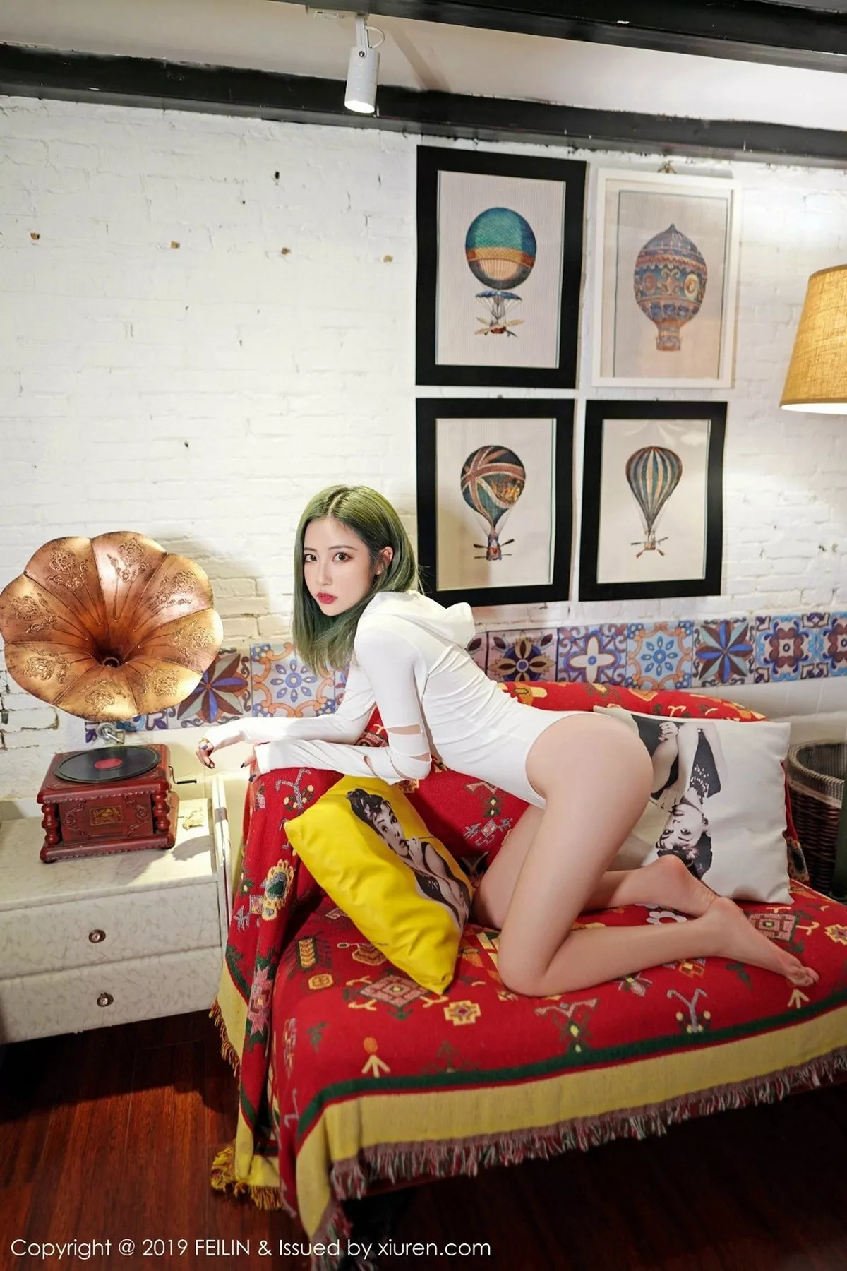 秀人集.com_[FeiLin嗲囡囡]Vol.188_嫩模小樱花私房白色抹胸内衣+白色高叉连体衣诱惑写真54P