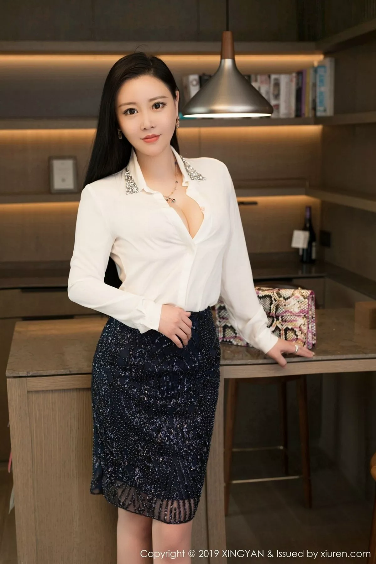 秀人集.com_[XINGYAN星颜社]Vol.115_嫩模王婉悠Queen私房吊带黑丝袜配血滴子惹火诱惑写真41P