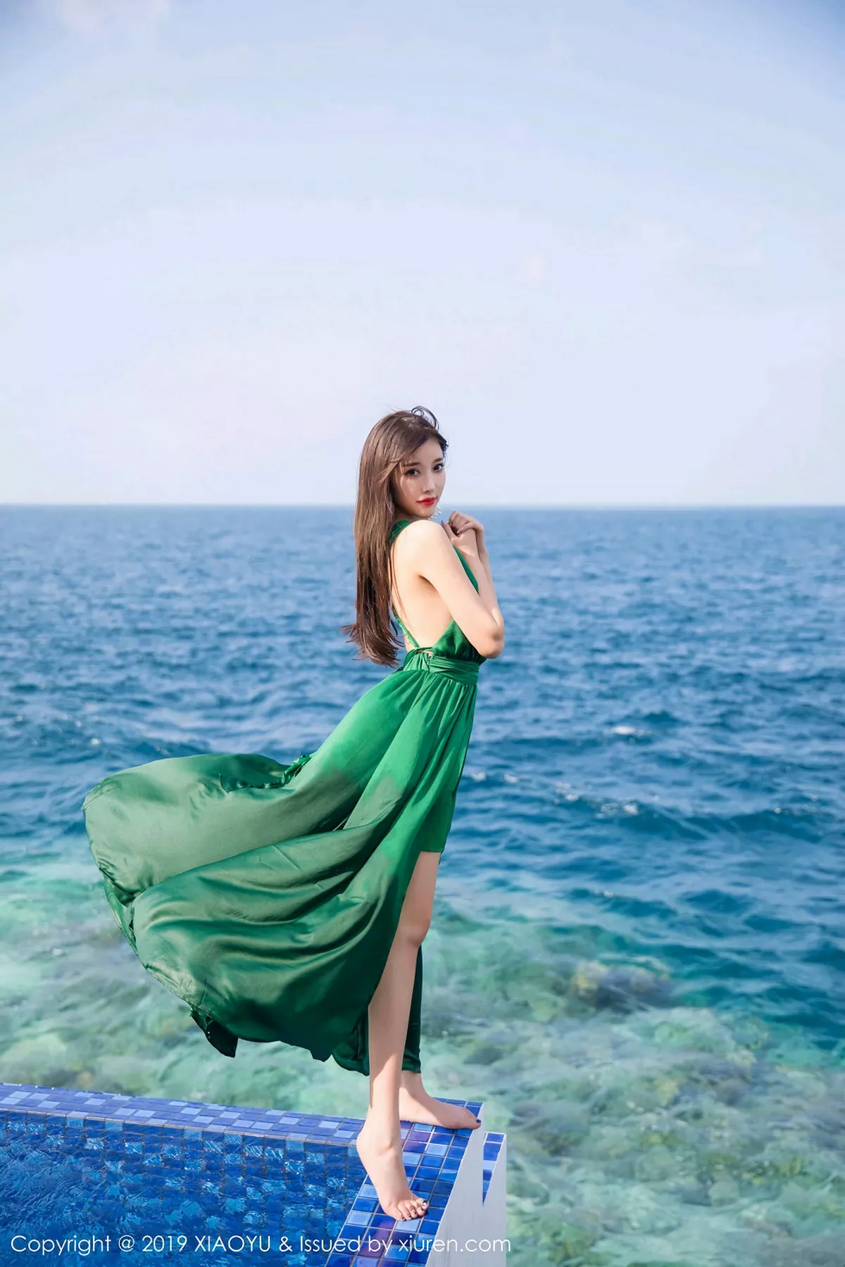 秀人集.com_[XiaoYu画语界]Vol.072_女神杨晨晨sugar马尔代夫旅拍泳池边性感比基尼完美诱惑写真45P