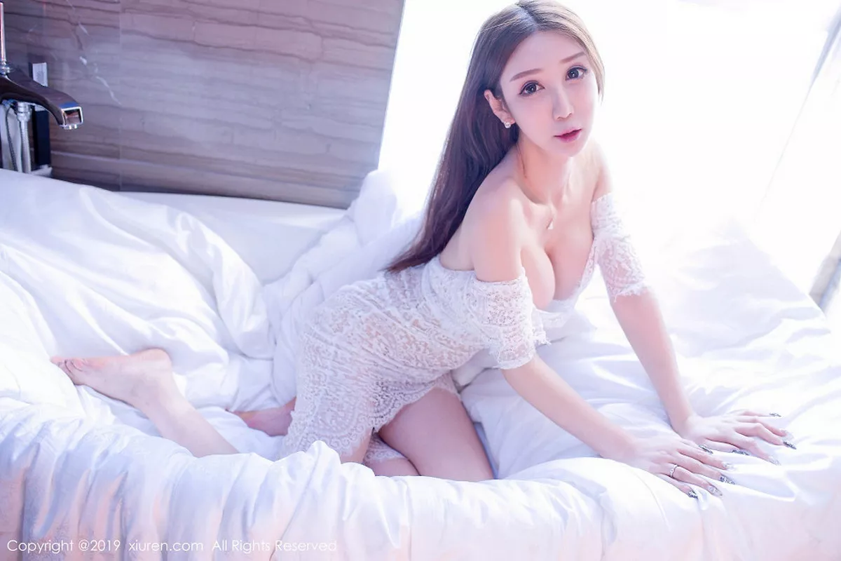 秀人集.com_[XiuRen秀人网]No.1440_湿吻女神李宓儿私房白色蕾丝长裙+低胸睡衣秀豪乳诱惑写真49P