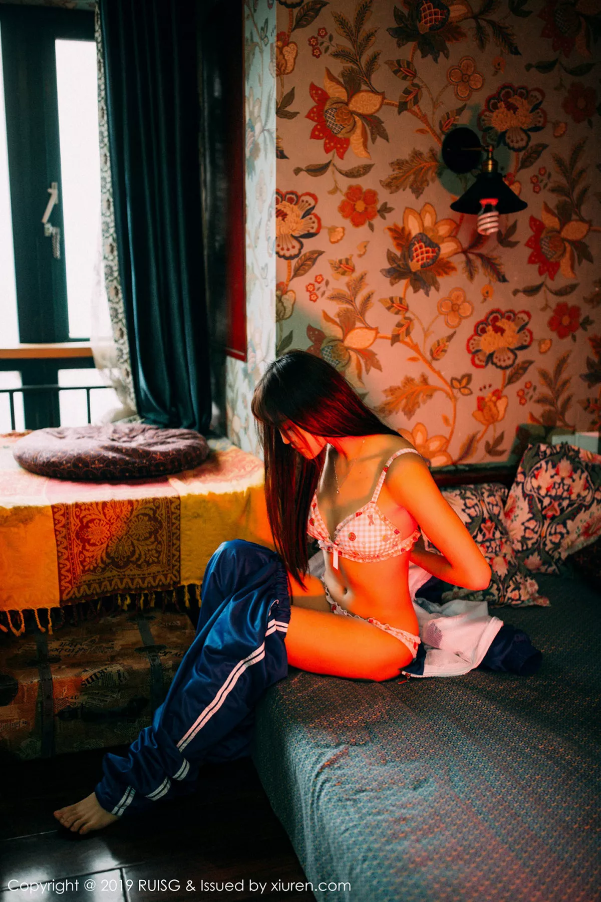 秀人集.com_[RUISG瑞丝馆]Vol.069_嫩模圆圆Daphne私房脱运动服露花色内衣秀完美身材诱惑写真51P