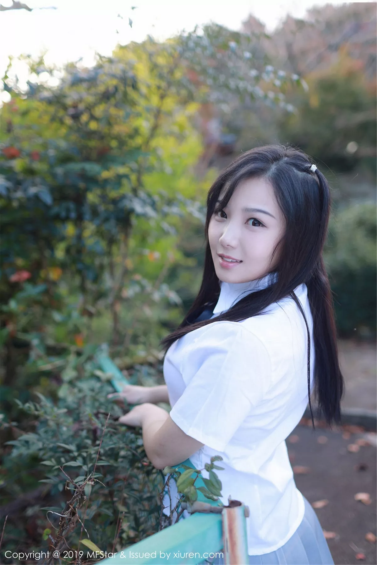 秀人集.com_[MFStar模范学院]Vol.193_女神徐微微miar日本旅拍户外学生JK制服清爽迷人写真40P