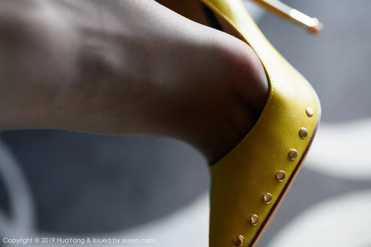 秀人集.com_[HuaYang花漾]Vol.150_女神周于希Sandy塞班旅拍私房半脱露火辣美体惹火诱惑写真70P