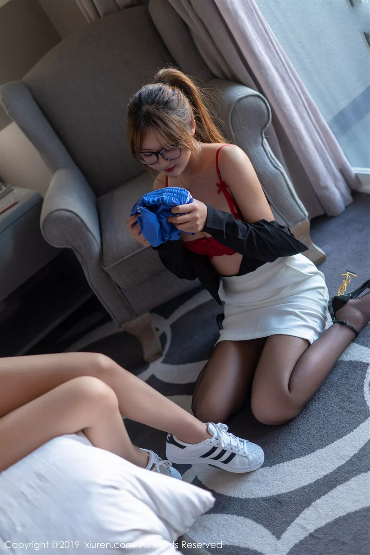 秀人集.com_[XiuRen秀人网]No.1561_嫩模周于希Sandy与Emily顾奈奈酱惹火私房剧情撩人诱惑写真58P