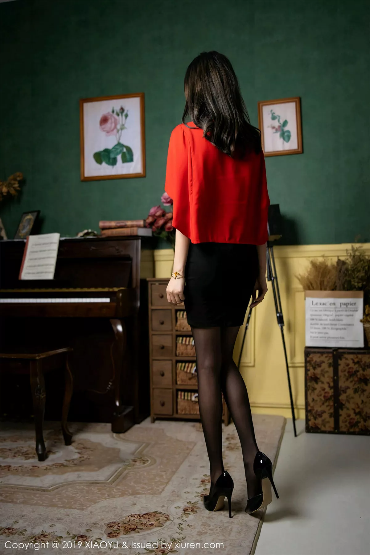 秀人集.com_[XiaoYu画语界]Vol.119_女神杨晨晨sugar红衬衣配黑短裙秀黑丝裤袜美腿诱惑写真75P