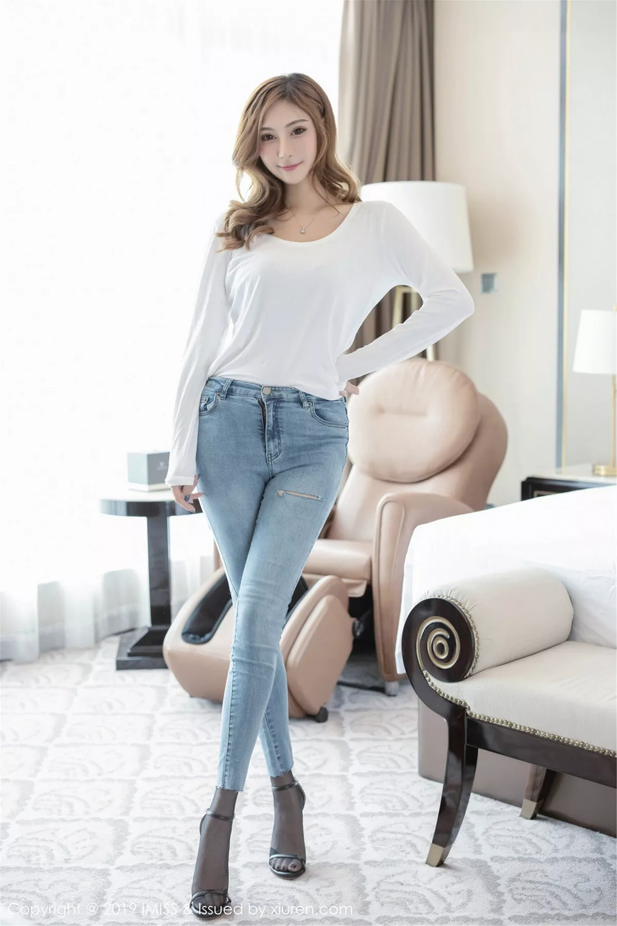 秀人集.com_[IMISS爱蜜社]Vol.367_气质嫩模Lavinia私房白T恤配牛仔裤全脱秀完美身材诱惑写真45P
