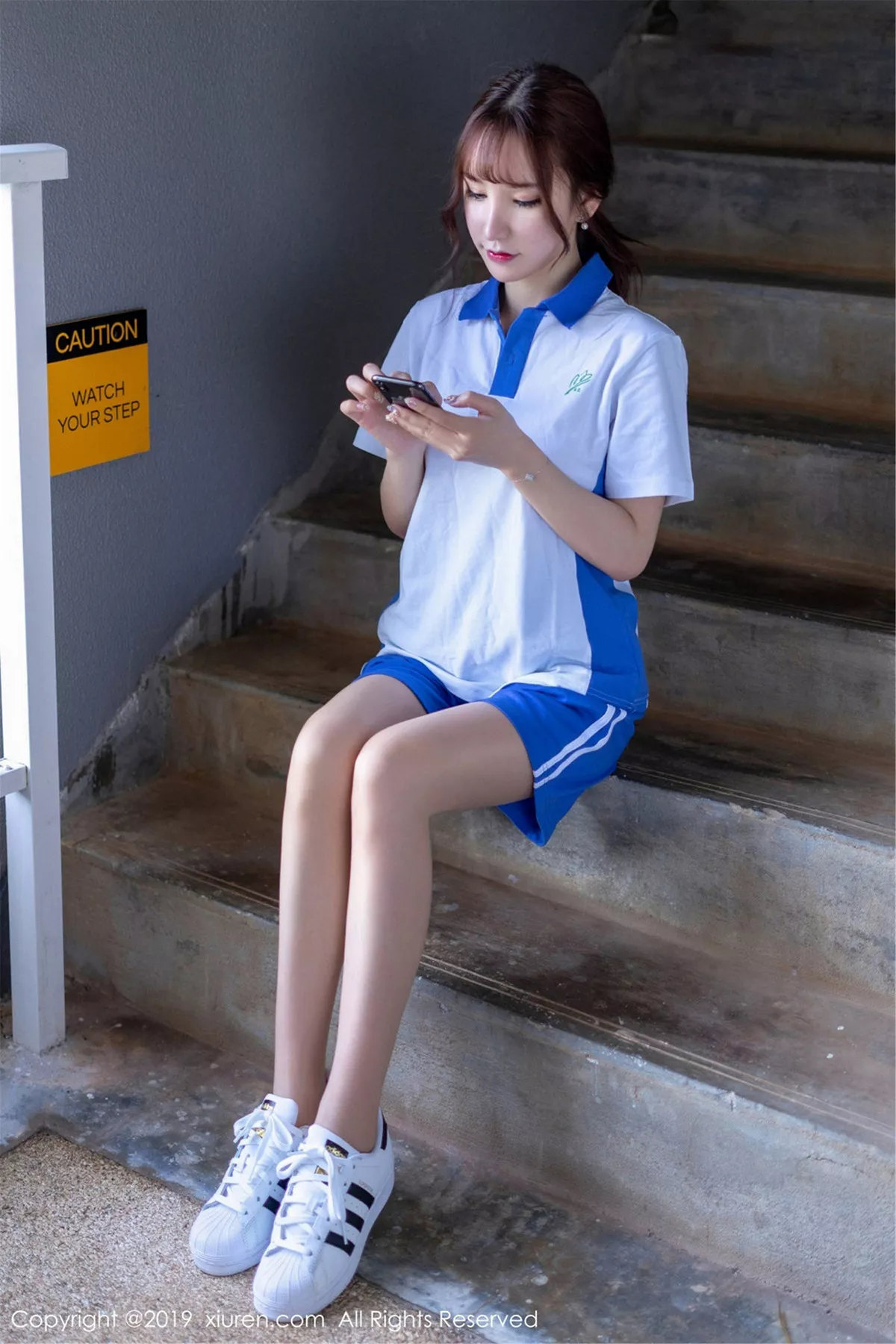 秀人集.com_[XiuRen秀人网]No.1561_嫩模周于希Sandy与Emily顾奈奈酱惹火私房剧情撩人诱惑写真58P