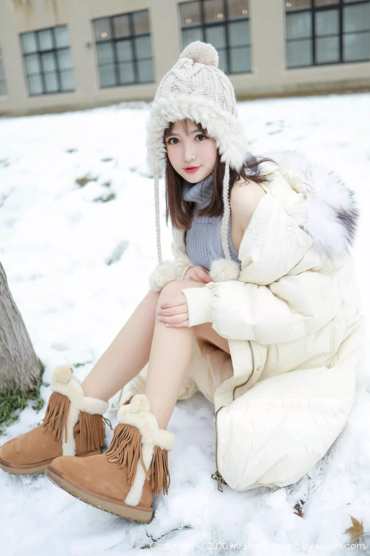 秀人集.com_[MFStar模范学院]Vol.262_嫩模恩率babe北海道旅拍雪地性感开背毛衣诱惑写真50P