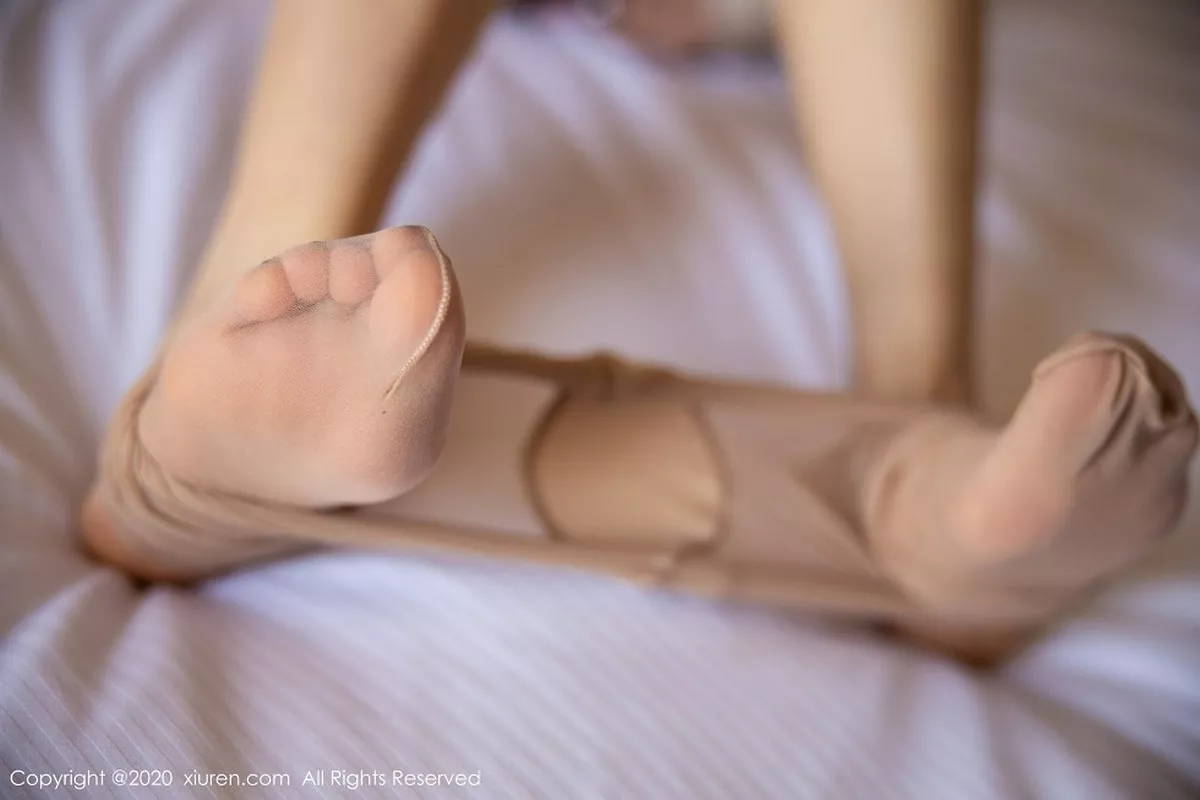 秀人集.com_[XiuRen秀人网]No.2024_女神杨晨晨sugar私房床上性感内衣配超薄肉丝极致魅惑写真69P
