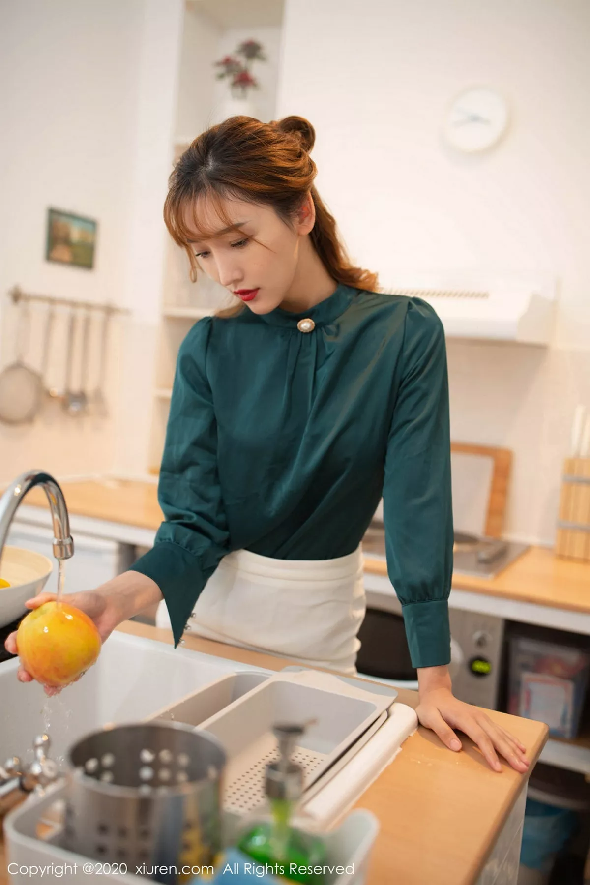 秀人集.com_[XiuRen秀人网]No.1969_新春特辑系列模特合集陆萱萱等三大女神酒店玩扑克剧情写真75P