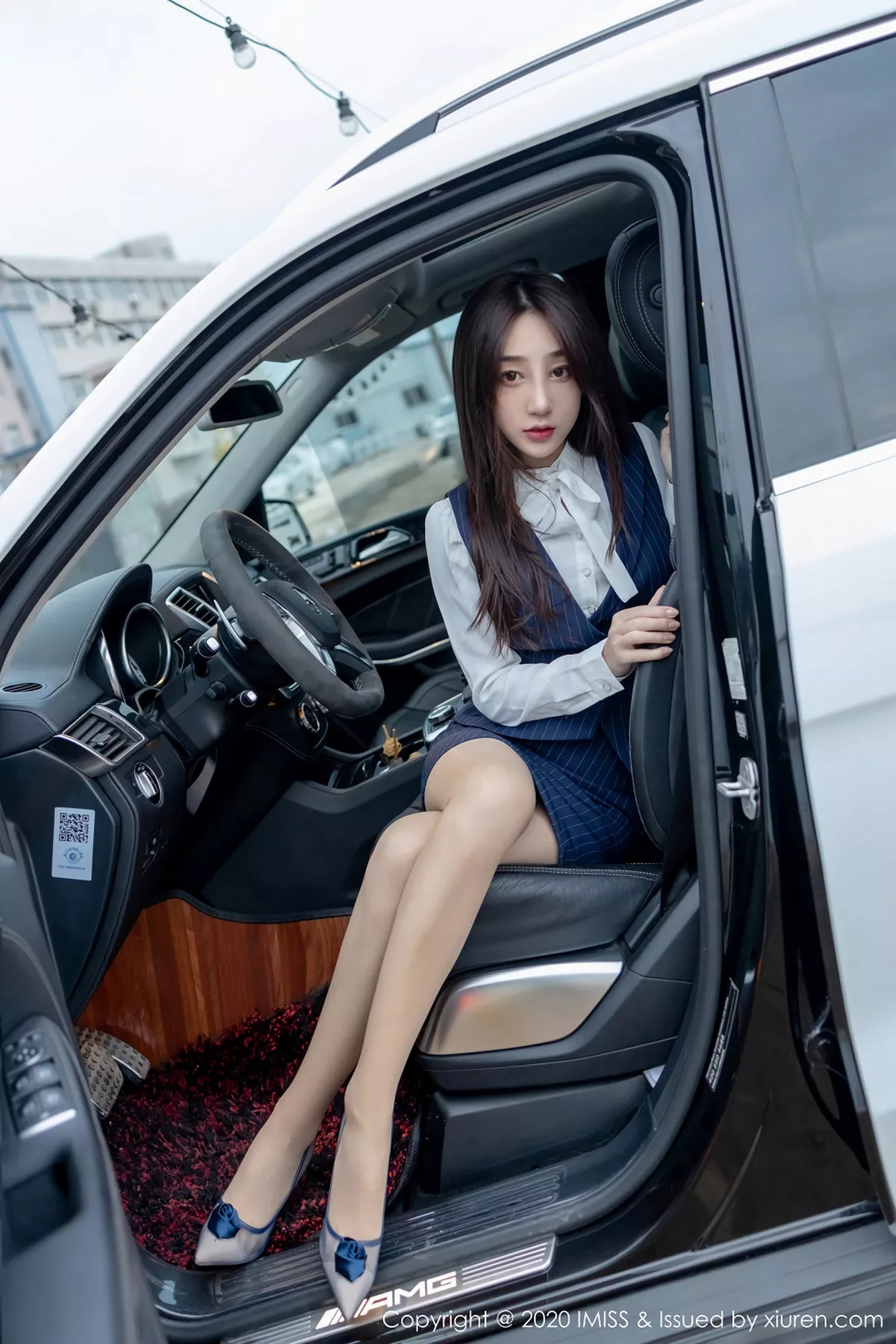 秀人集.com_[IMISS爱蜜社]Vol.438_嫩模九月生户外服务生车拍主题性感内衣秀完美身材写真45P