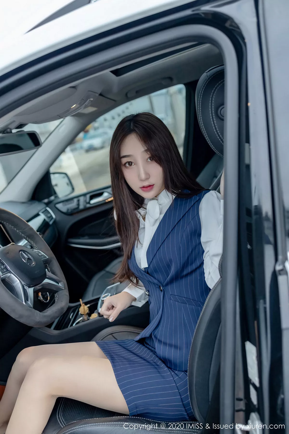 秀人集.com_[IMISS爱蜜社]Vol.438_嫩模九月生户外服务生车拍主题性感内衣秀完美身材写真45P