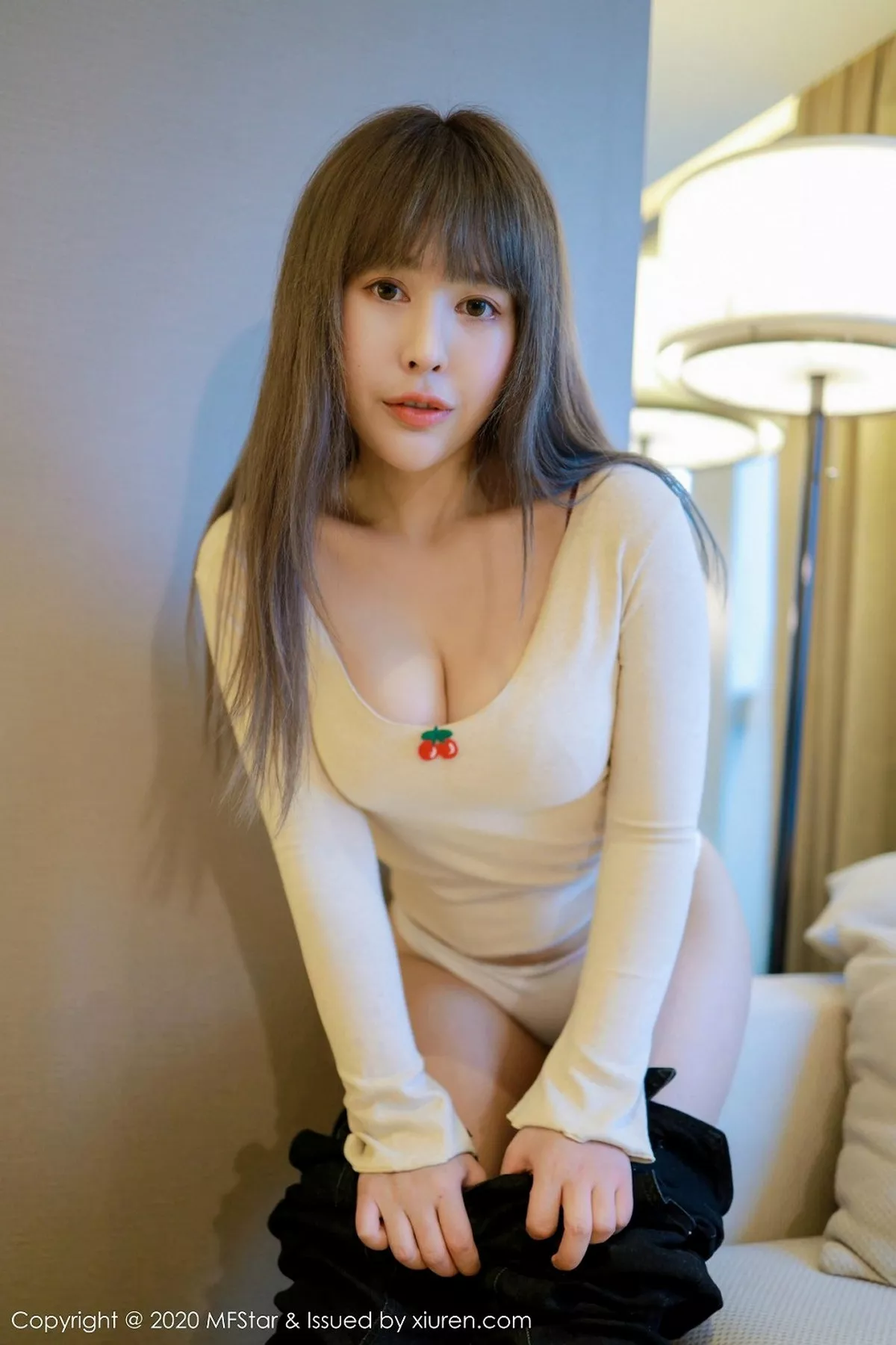 秀人集.com_[MFStar模范学院]Vol.284_嫩模艾莉Evelyn私房性感白色内衣秀雪白酥胸诱惑写真63P