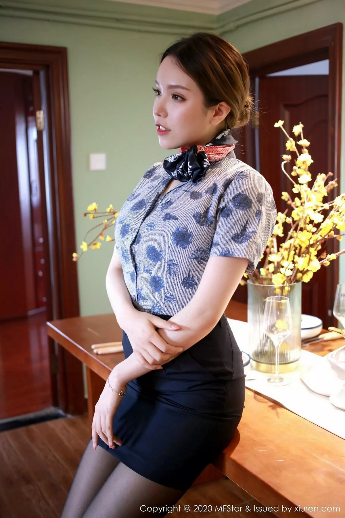 秀人集.com_[MFStar模范学院]Vol.286_女神黄乐然私房角色制服半脱无内露豪乳遮点诱惑写真53P