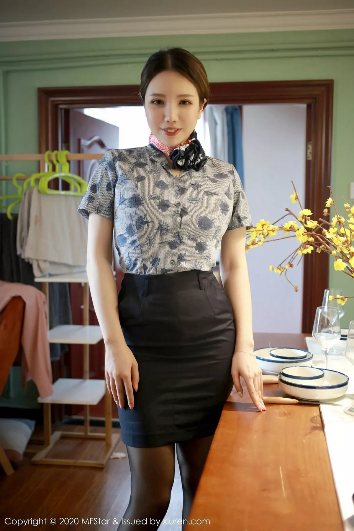 秀人集.com_[MFStar模范学院]Vol.286_女神黄乐然私房角色制服半脱无内露豪乳遮点诱惑写真53P