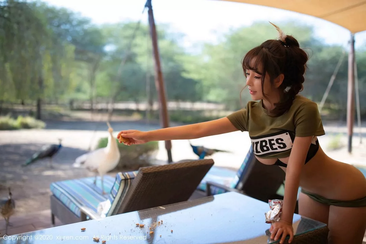 秀人集.com_[XiuRen秀人网]No.2070_嫩模陶喜乐_lele东欧旅拍室外半脱短裙露蕾丝内裤翘臀诱惑写真91P