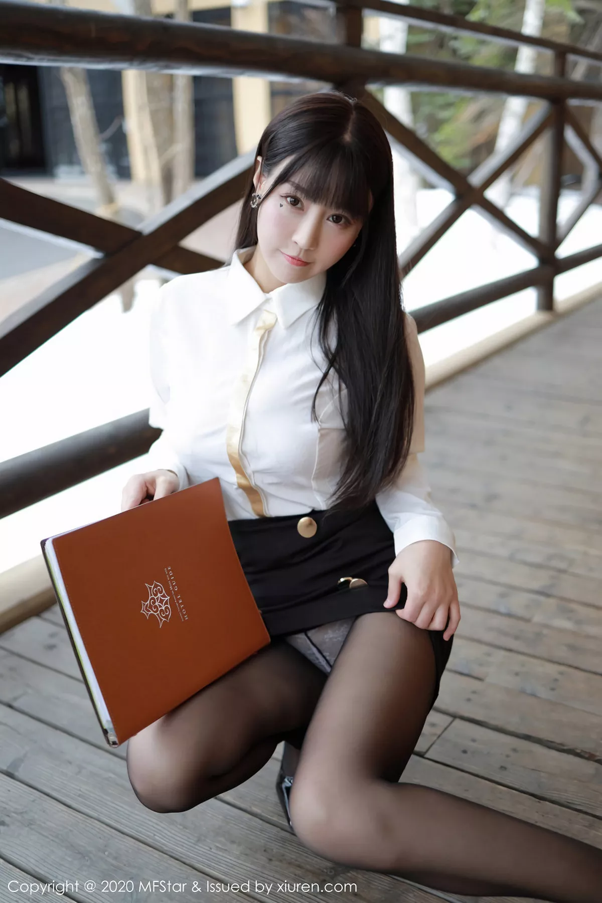 秀人集.com_[MFStar模范学院]Vol.267_嫩模朱可儿北海道旅拍酒店经理主题黑丝制服诱惑写真70P