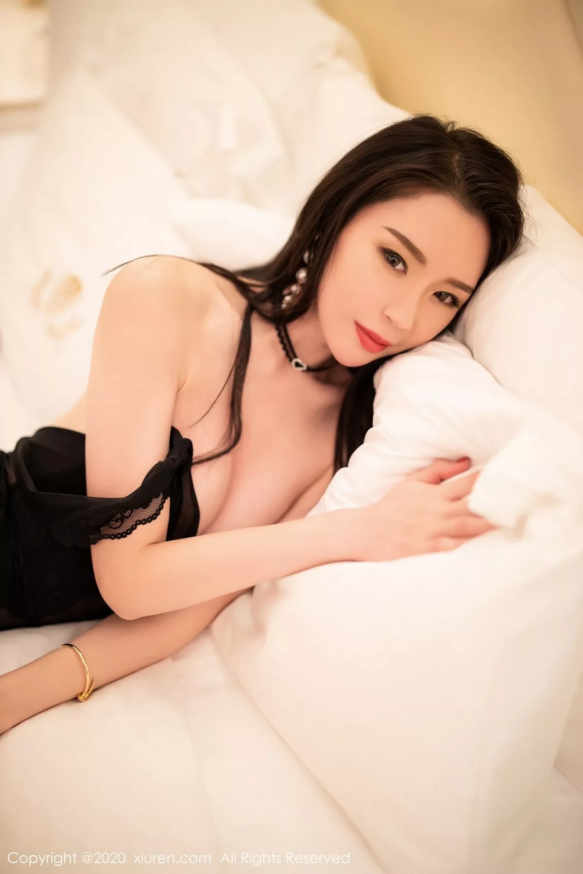 秀人集.com_[XiuRen秀人网]No.2112_嫩模梦心月澳门心愿旅拍私房蕾丝黑丝内衣秀高挑身材诱惑写真70P