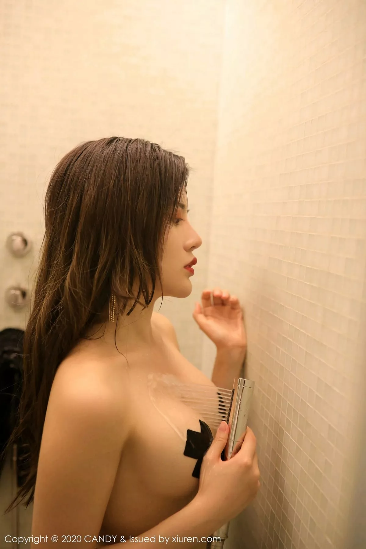 秀人集.com_[Candy网红馆]Vol.078_女神Cris_卓娅祺私房浴室里全裸上身露豪乳胶带遮点诱惑写真59P