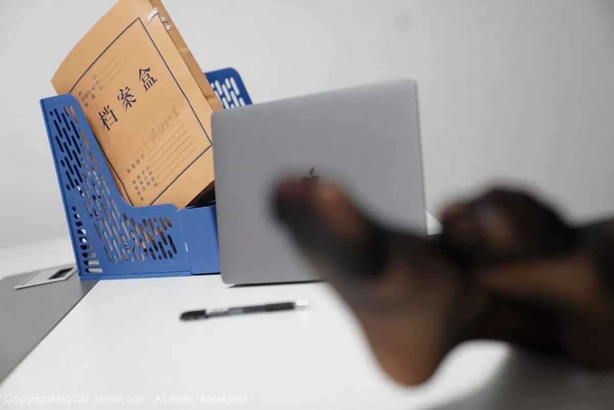 秀人集.com_[XiuRen秀人网]No.2131_女神沈梦瑶性感律师主题职场装破烂黑丝袜秀翘臀撩人诱惑写真90P