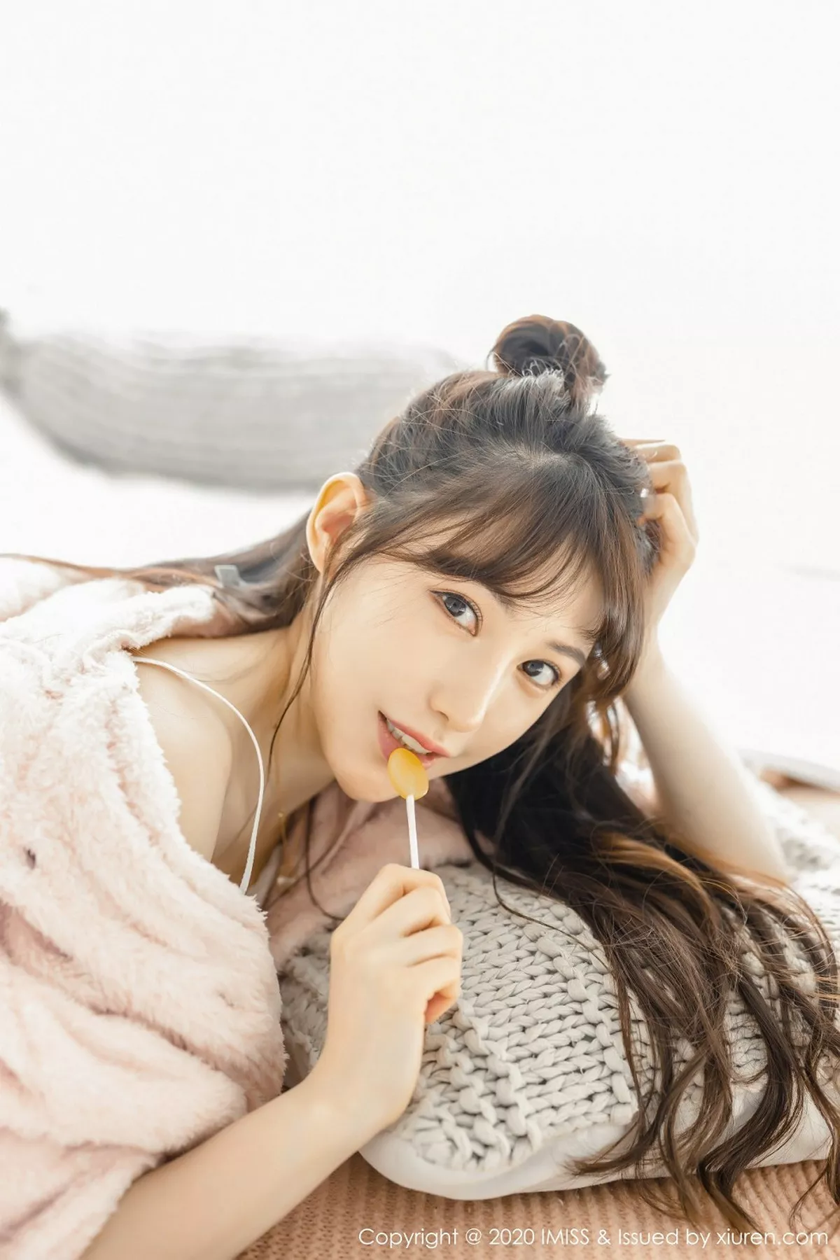 秀人集.com_[IMISS爱蜜社]Vol.457_气质女神Lynn刘奕宁私房超透连身裙露性感内衣撩人诱惑写真52P