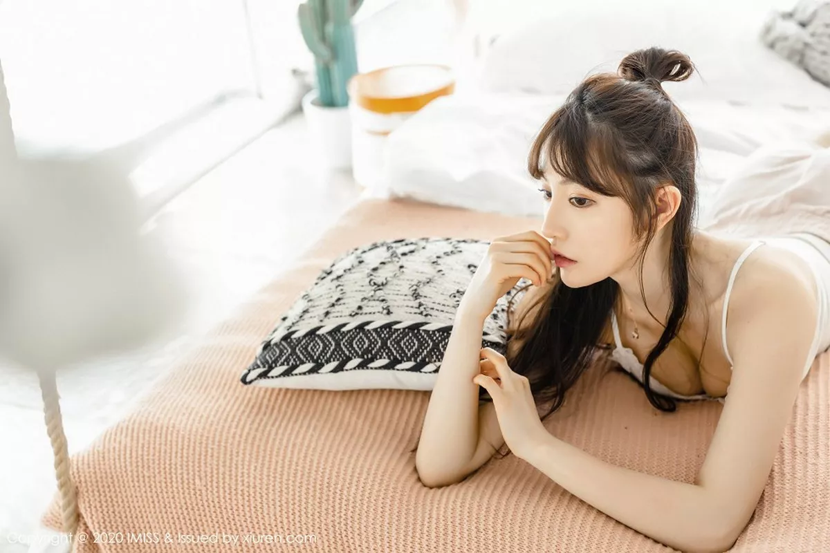 秀人集.com_[IMISS爱蜜社]Vol.457_气质女神Lynn刘奕宁私房超透连身裙露性感内衣撩人诱惑写真52P