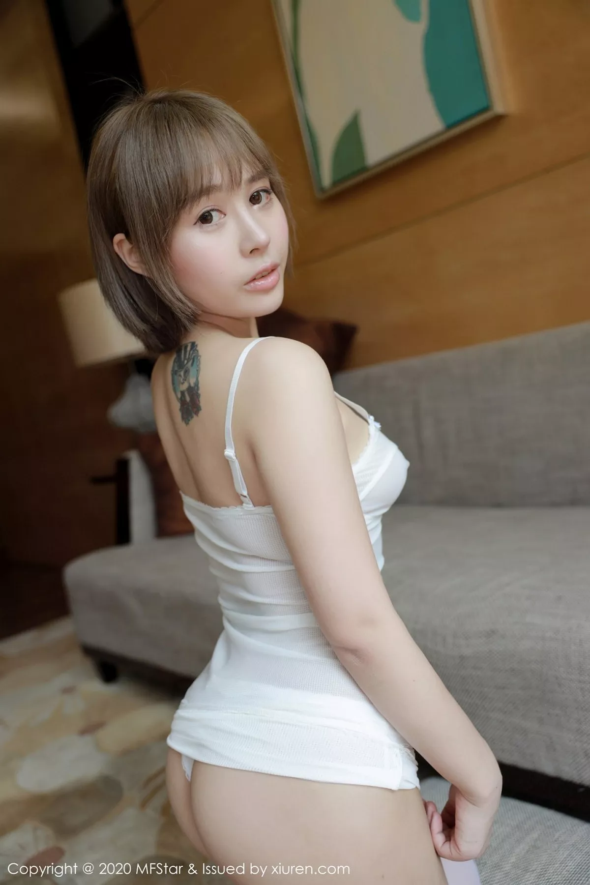 秀人集.com_[MFStar模范学院]Vol.304_嫩模夏天Sienna三亚旅拍性感半透内衣配蕾丝袜完美诱惑写真50P