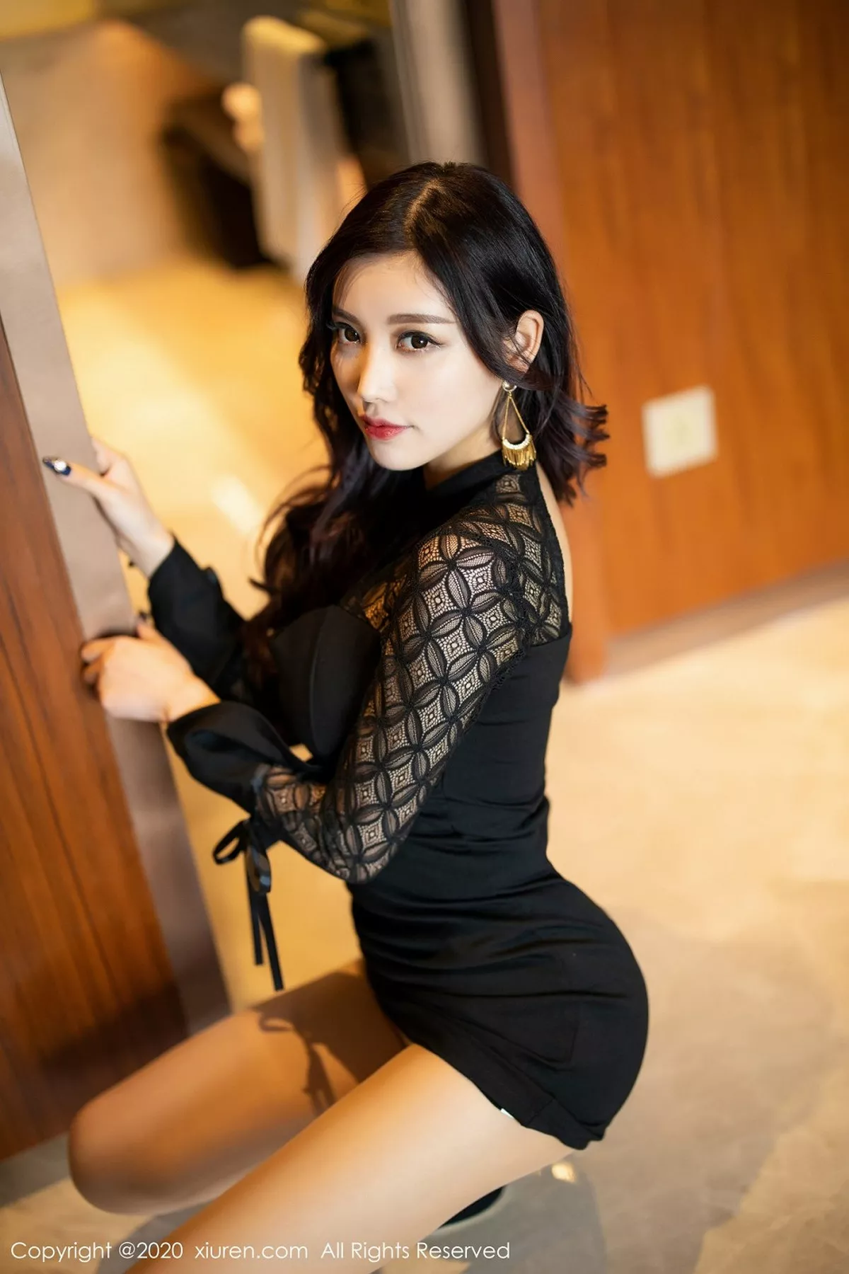 秀人集.com_[XiuRen秀人网]No.2137_女神杨晨晨sugar私房性感内衣配肉丝袜半脱秀翘臀销魂诱惑写真127P