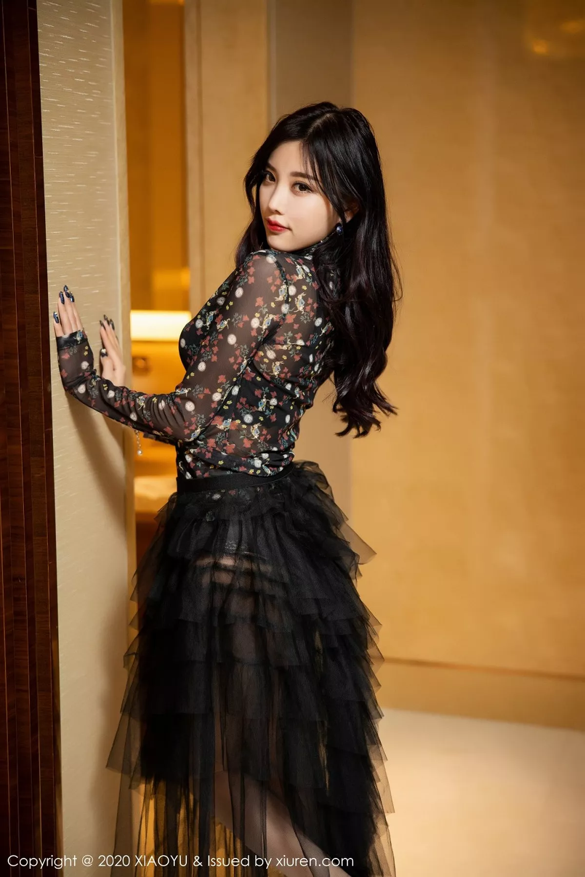 秀人集.com_[XiaoYu画语界]Vol.289_女神杨晨晨澳门旅拍华丽黑色吊裙透视秀完美身材诱惑写真86P