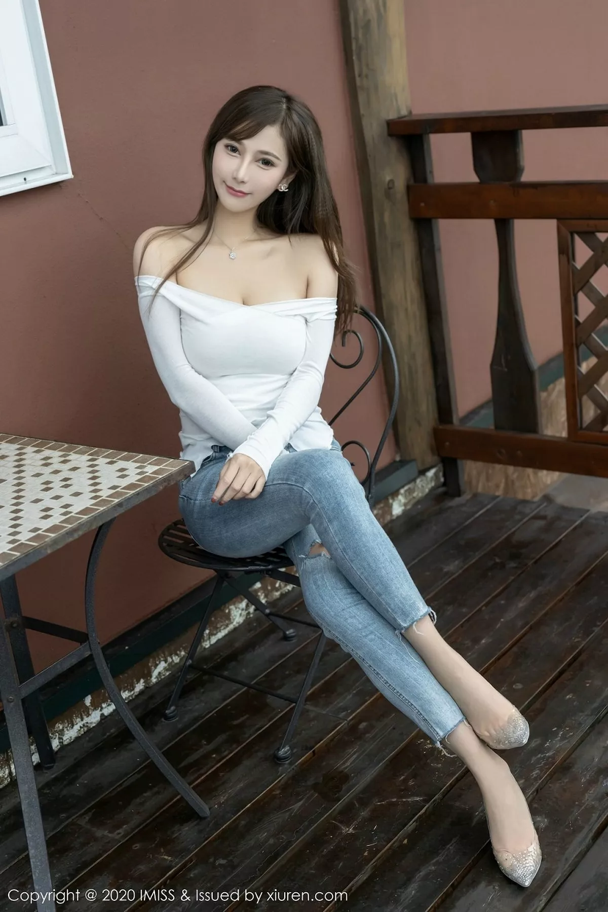 秀人集.com_[IMISS爱蜜社]Vol.452_气质女神Lavinia北海道旅拍私房黑色蕾丝内衣完美诱惑写真63P