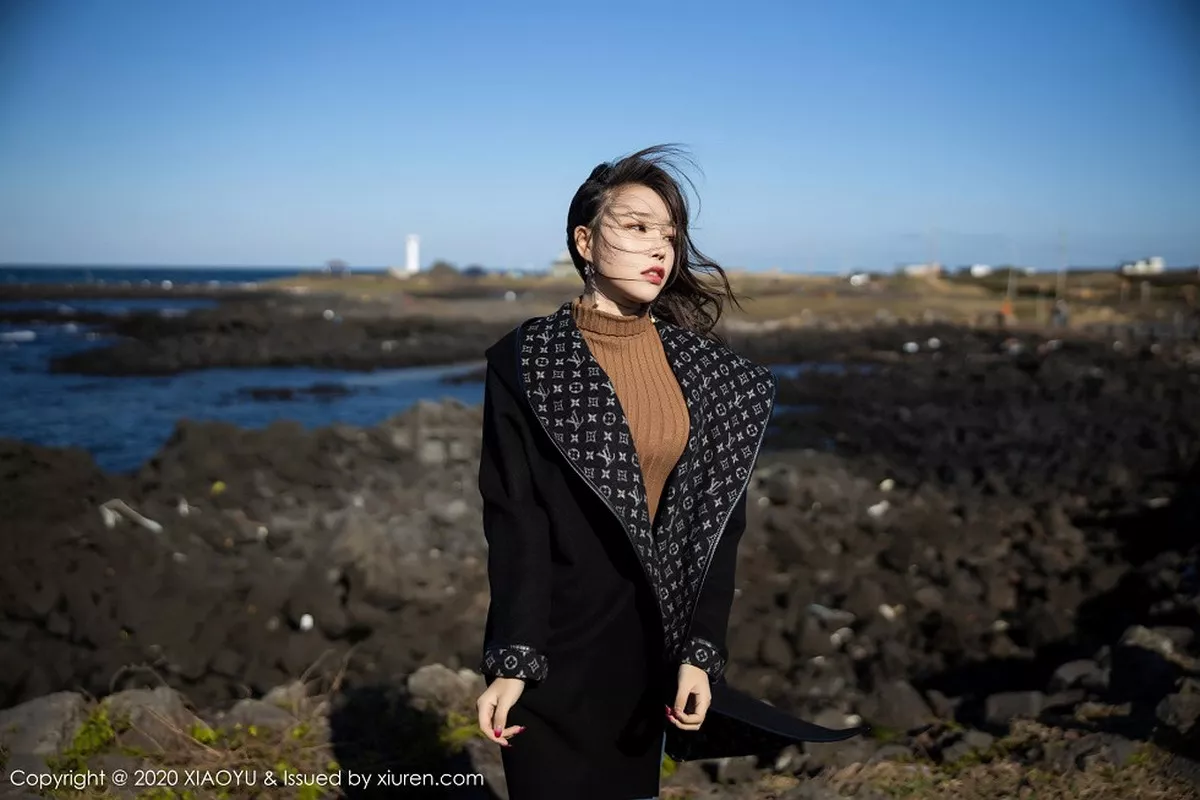 秀人集.com_[XiaoYu画语界]Vol.275_女神芝芝Booty济州岛旅拍古韵旗袍配肉丝袜完美诱惑写真86P