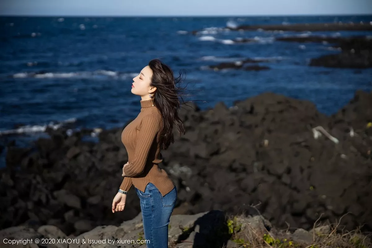 秀人集.com_[XiaoYu画语界]Vol.275_女神芝芝Booty济州岛旅拍古韵旗袍配肉丝袜完美诱惑写真86P