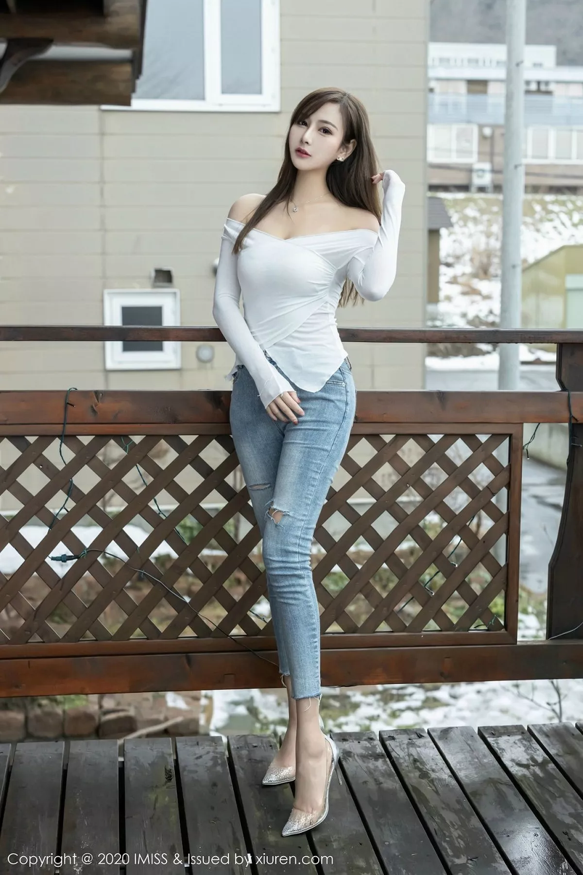 秀人集.com_[IMISS爱蜜社]Vol.452_气质女神Lavinia北海道旅拍私房黑色蕾丝内衣完美诱惑写真63P