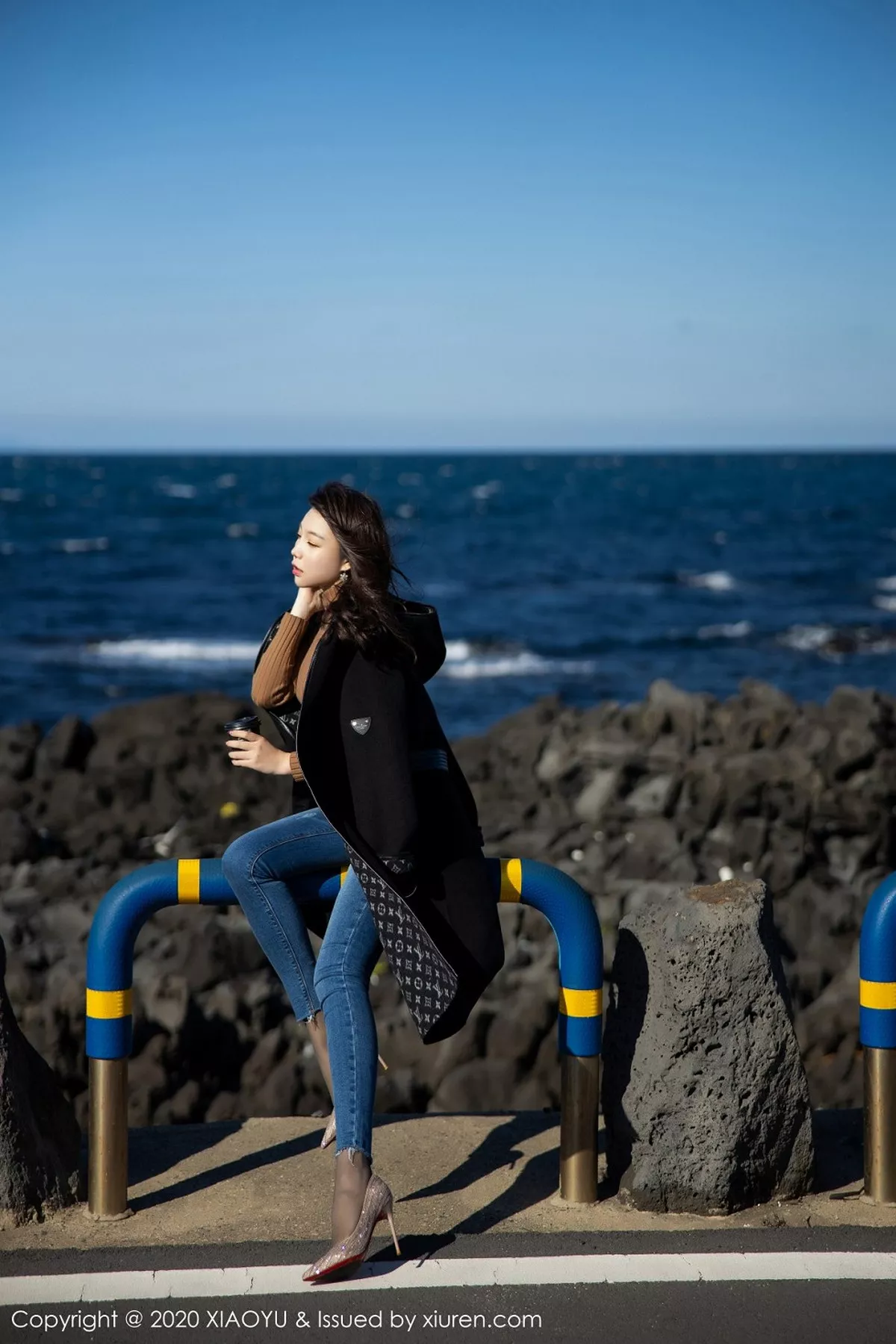 秀人集.com_[XiaoYu画语界]Vol.275_女神芝芝Booty济州岛旅拍古韵旗袍配肉丝袜完美诱惑写真86P